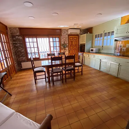 לינה וארוחת בוקר Allyson 3*