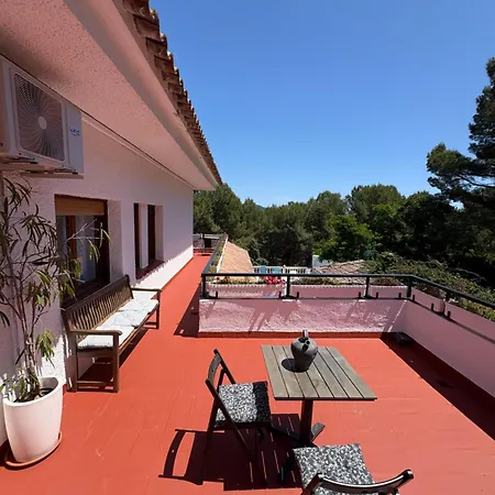 Villa Allyson Boutique Guesthouse 료렛 드 마르