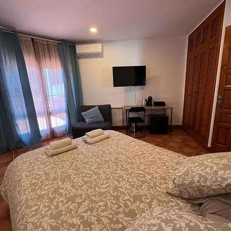 Villa Allyson Boutique Guesthouse 3* 료렛 드 마르