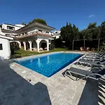 Villa Allyson Boutique Guesthouse ベッド・アンド・ブレックファスト リョレート・デ・マル
